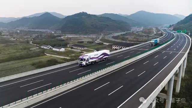 AI拉货挣钱,已经绕地球2500圈了