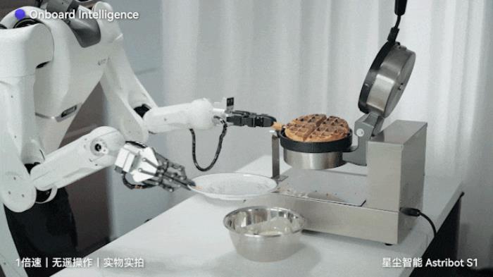 国产AI机器人好超前…弹琴泡茶打咏春,还能撸猫??