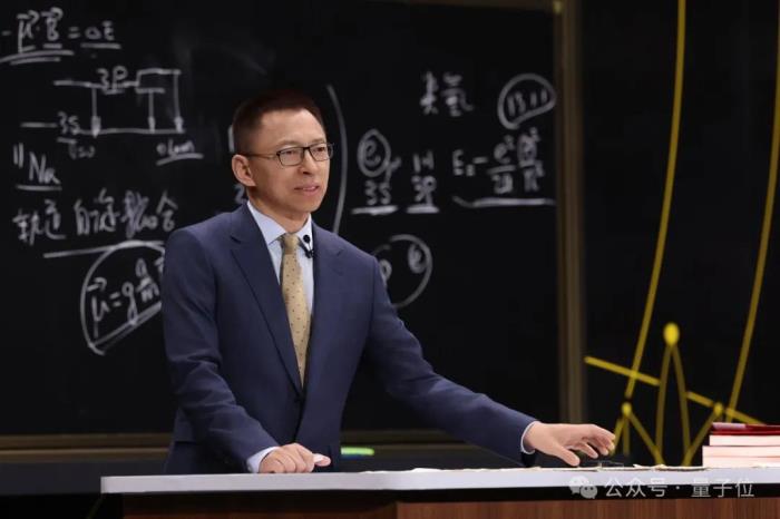 3小时输出27个知识点!张朝阳跨年演讲硬核解析生活中的量子力学