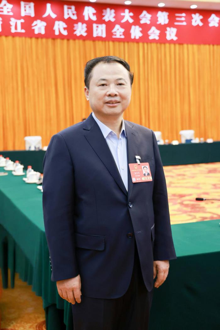 张天任代表