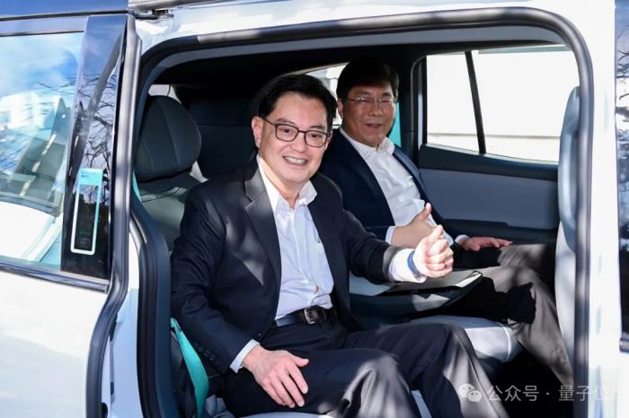 中国顶流无人驾驶提速出海:安全久经考验,外国big name实名好评